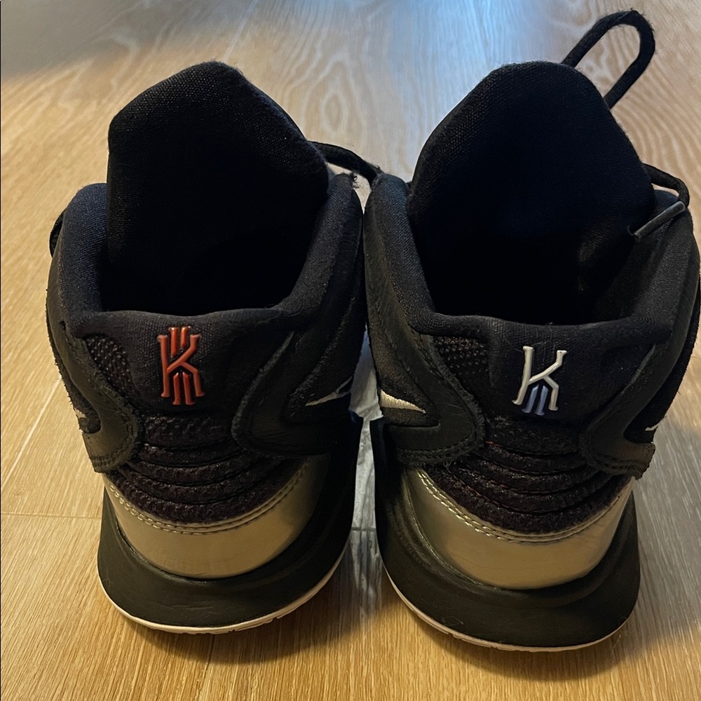 Nike Kyrie Infinity Fire and Ice shoes - Picture 6 of 10